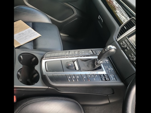Used Porsche Macan 2015 for sale - 69392212: Photo 24