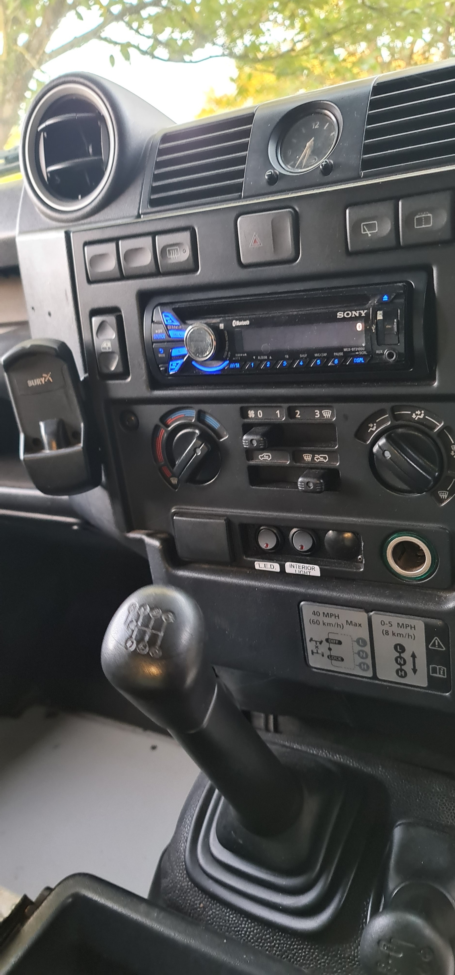 Used Land Rover Defender 2010 for sale - 76384936: Photo 18