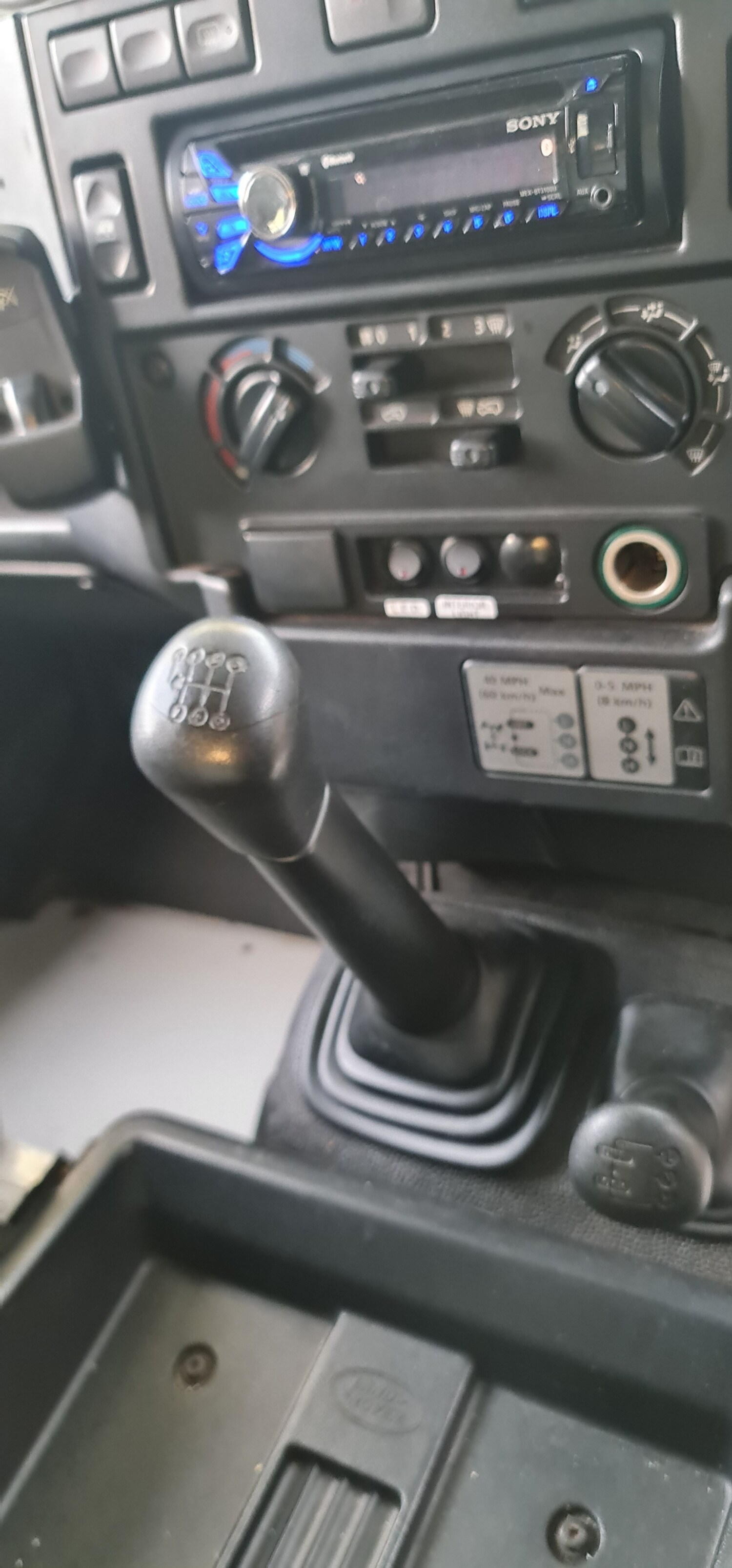 Used Land Rover Defender 2010 for sale - 76384936: Photo 21