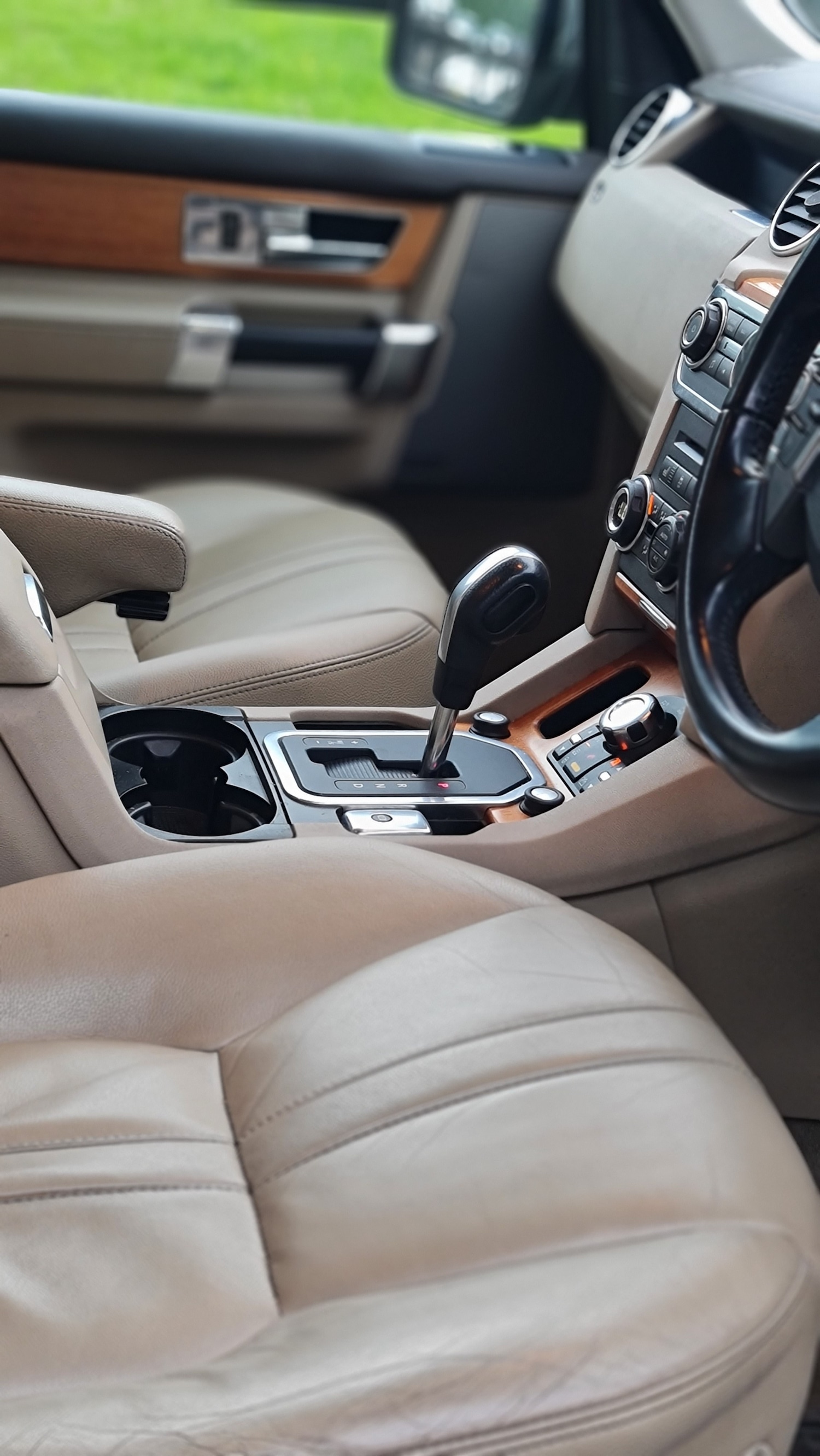 Used Land Rover Discovery 4 2014 for sale - 76017024: Photo 12