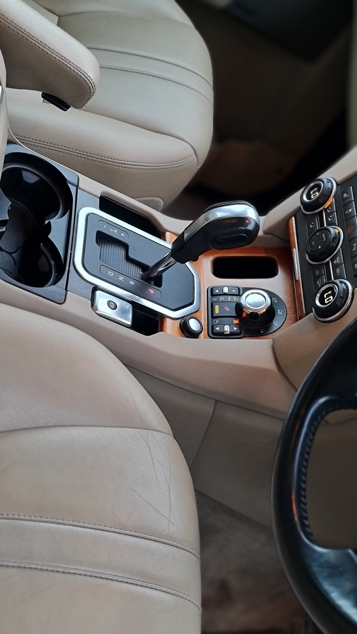 Used Land Rover Discovery 4 2014 for sale - 76017024: Photo 13