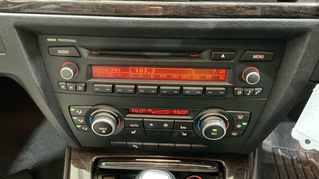 Used BMW 3 Series 2011 for sale - 78140430: Photo 11