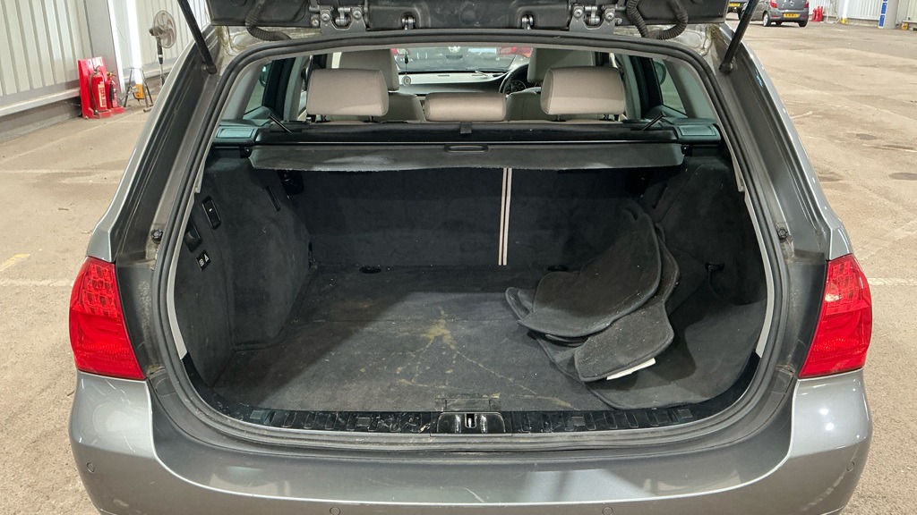 Used BMW 3 Series 2011 for sale - 78140430: Photo 7