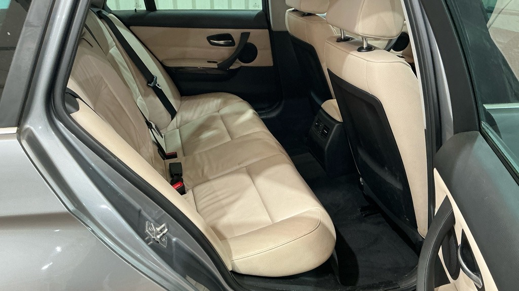 Used BMW 3 Series 2011 for sale - 78140430: Photo 8