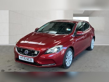 Used Volvo V40 2015 for sale - 79480403: Photo