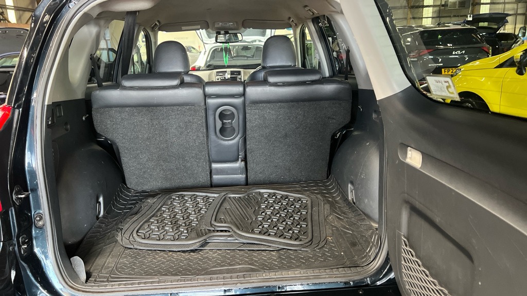 Used Toyota RAV4 2011 for sale - 76762783: Photo 5