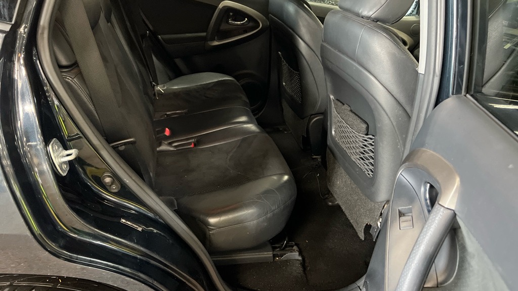 Used Toyota RAV4 2011 for sale - 76762783: Photo 6