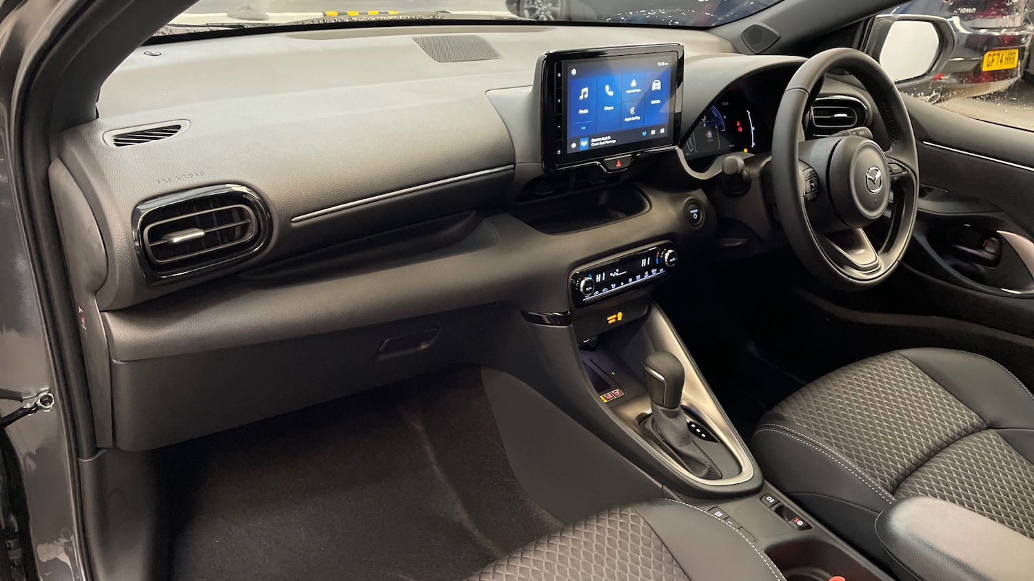 Used Mazda Mazda2 HYBRID 2024 for sale - 76910976: Photo 10