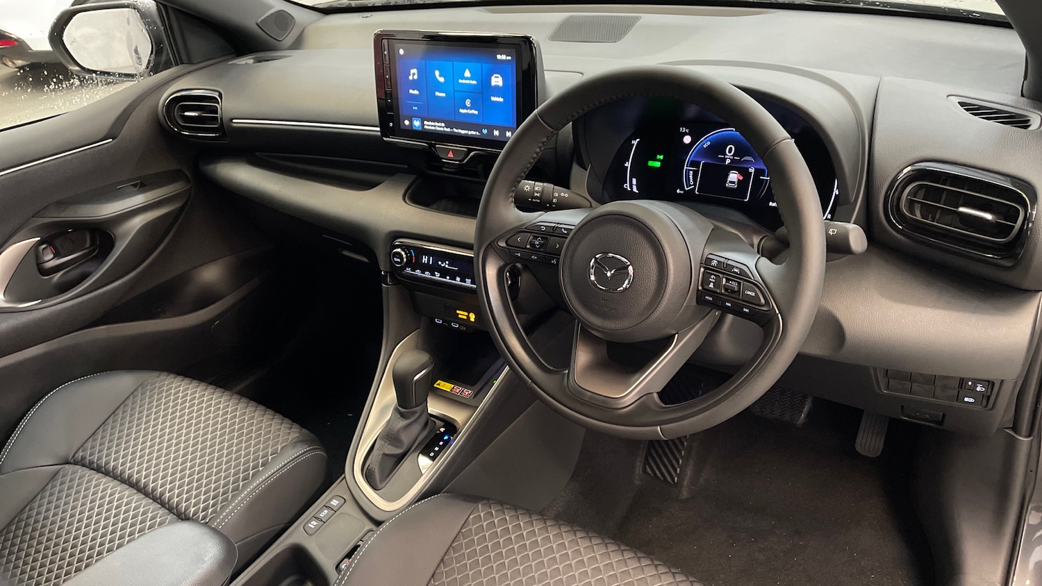 Used Mazda Mazda2 HYBRID 2024 for sale - 76910976: Photo 9