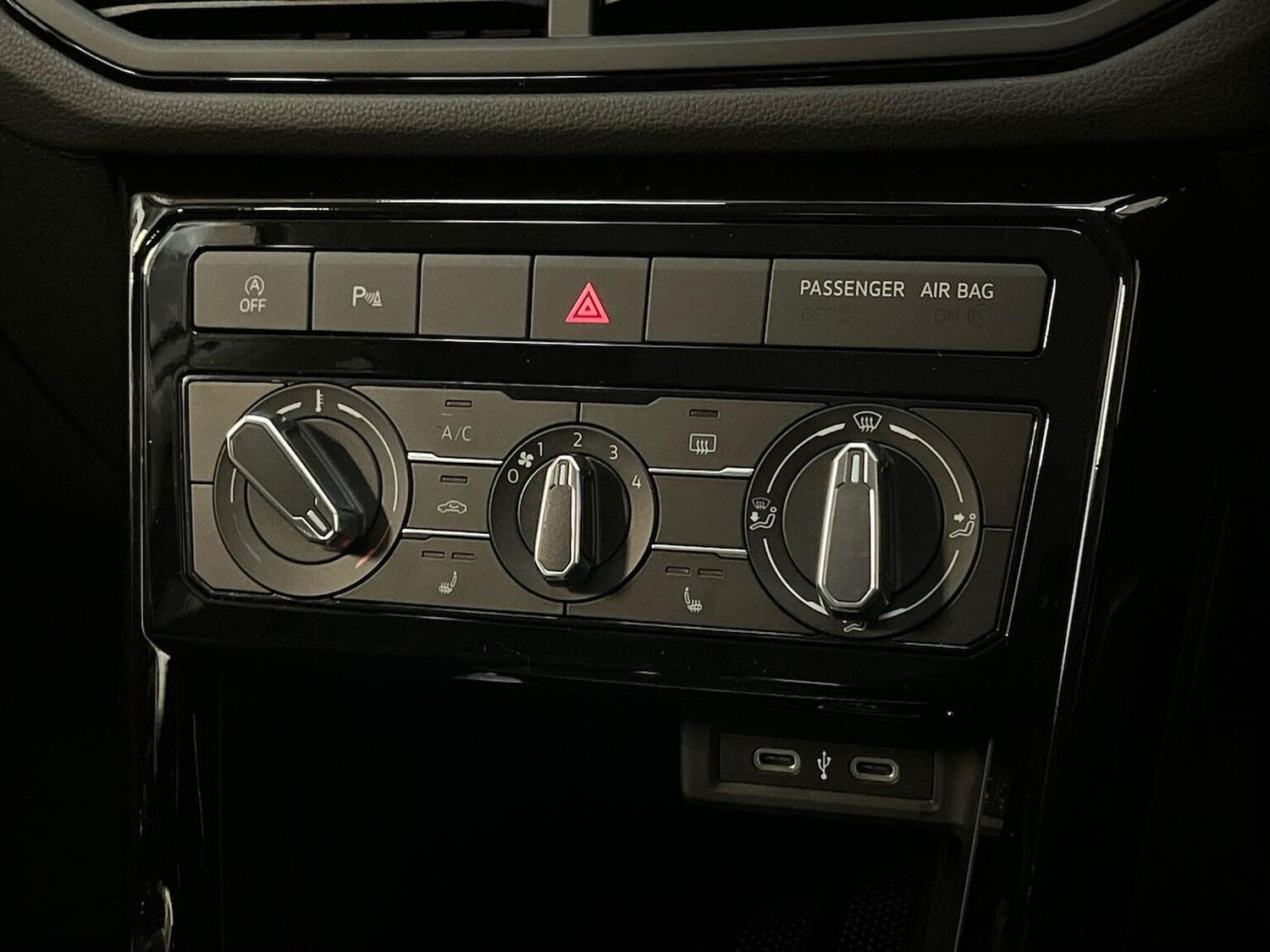 Used Volkswagen T-Cross 2025 for sale - 76288592: Photo 12