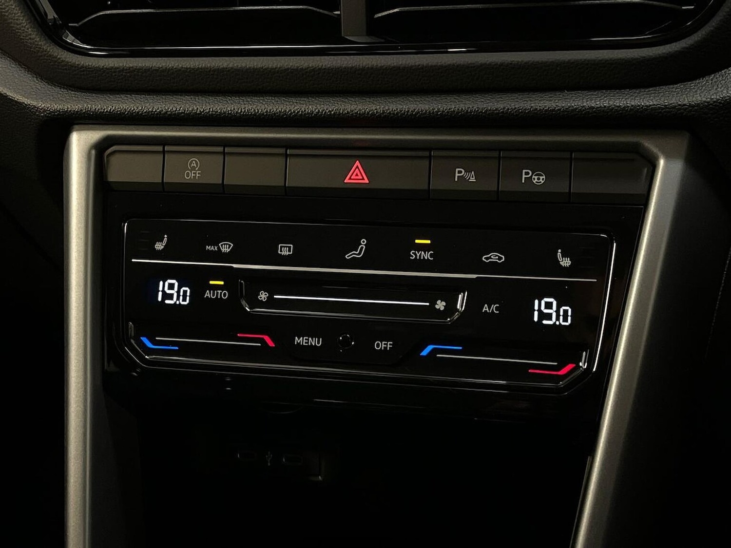 Used Volkswagen T-Roc 2025 for sale - 76770063: Photo 12