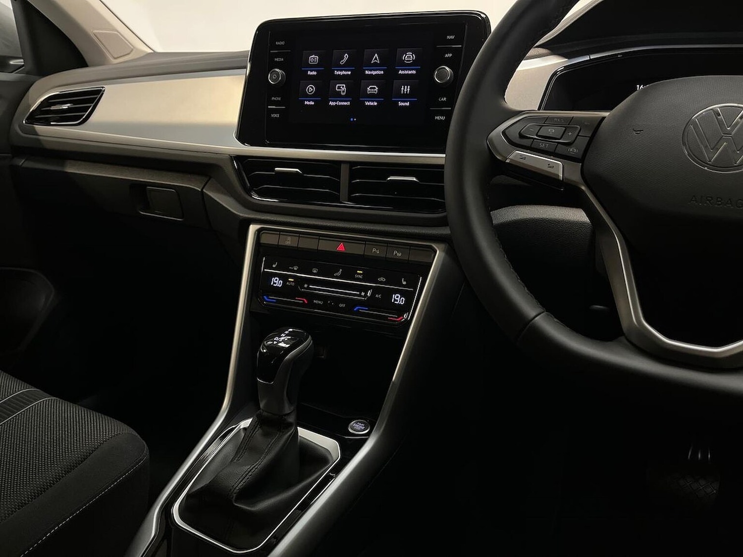 Used Volkswagen T-Roc 2025 for sale - 76770063: Photo 13