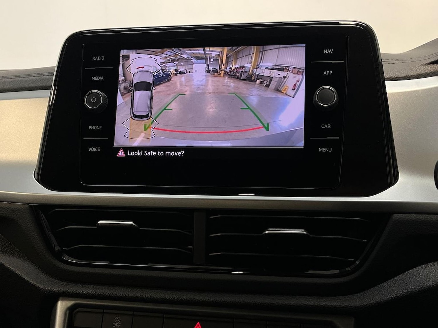 Used Volkswagen T-Roc 2025 for sale - 76770063: Photo 23