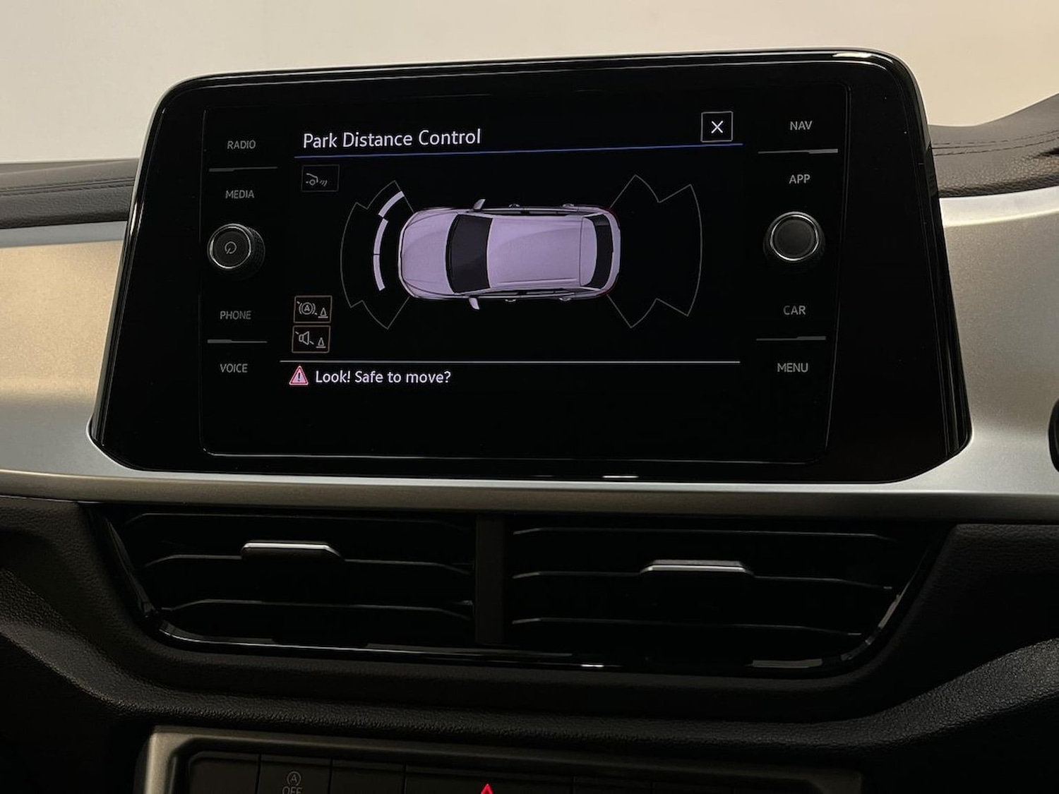 Used Volkswagen T-Roc 2025 for sale - 76770063: Photo 24