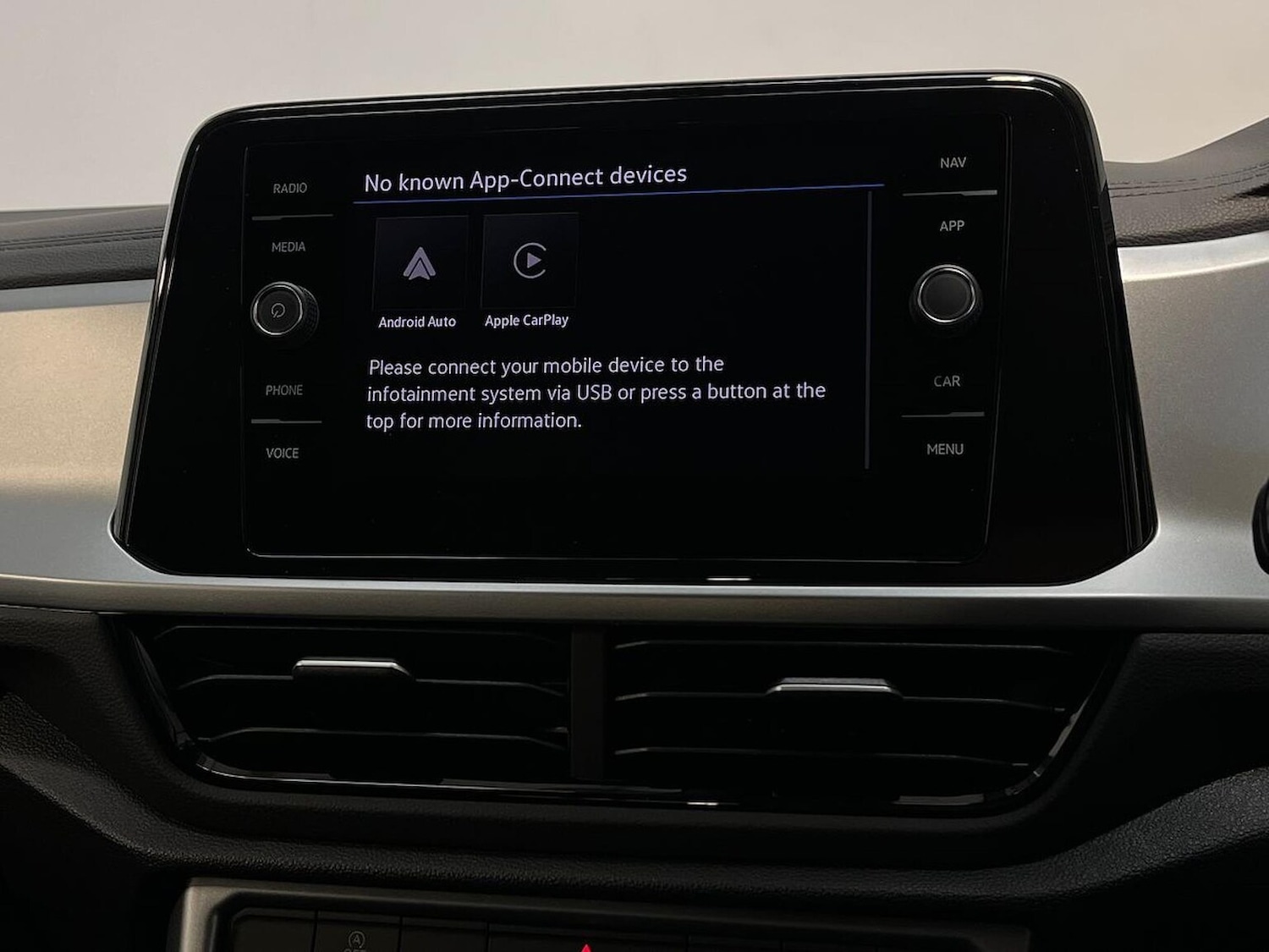 Used Volkswagen T-Roc 2025 for sale - 76770063: Photo 25