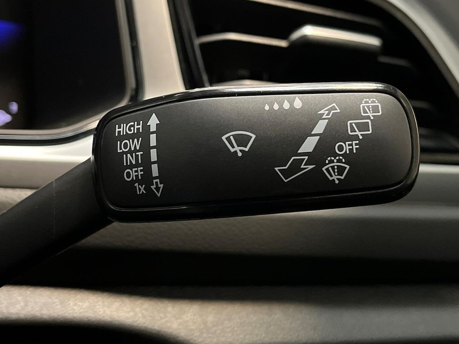 Used Volkswagen T-Roc 2025 for sale - 76770063: Photo 28