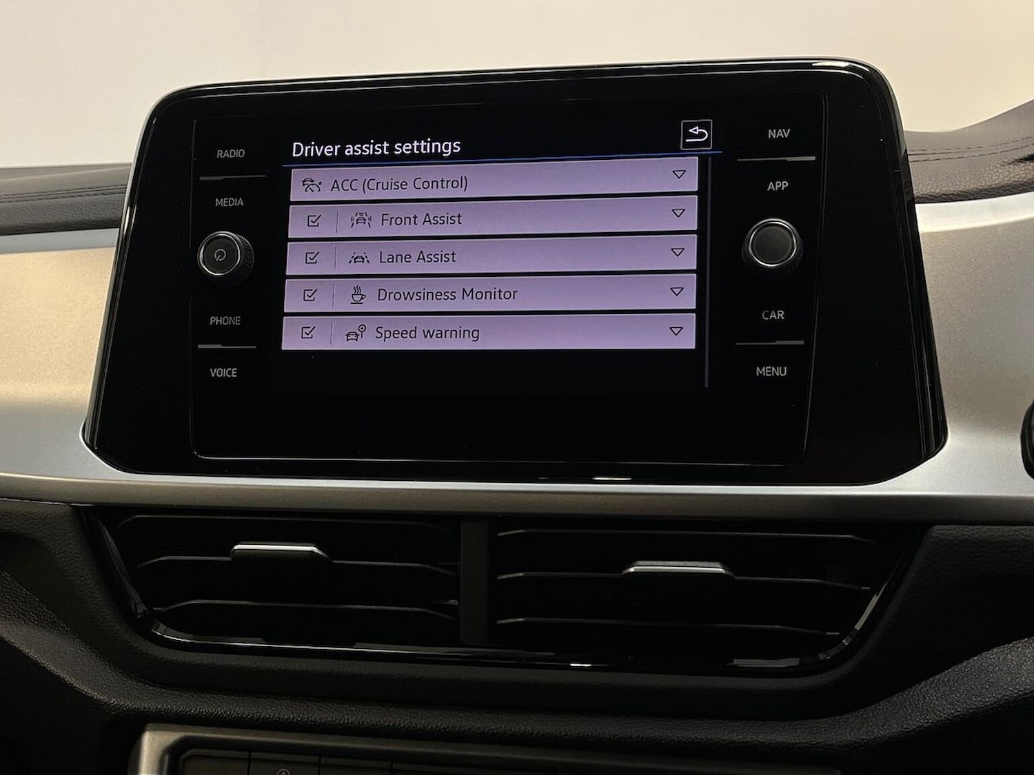 Used Volkswagen T-Roc 2025 for sale - 76770063: Photo 32