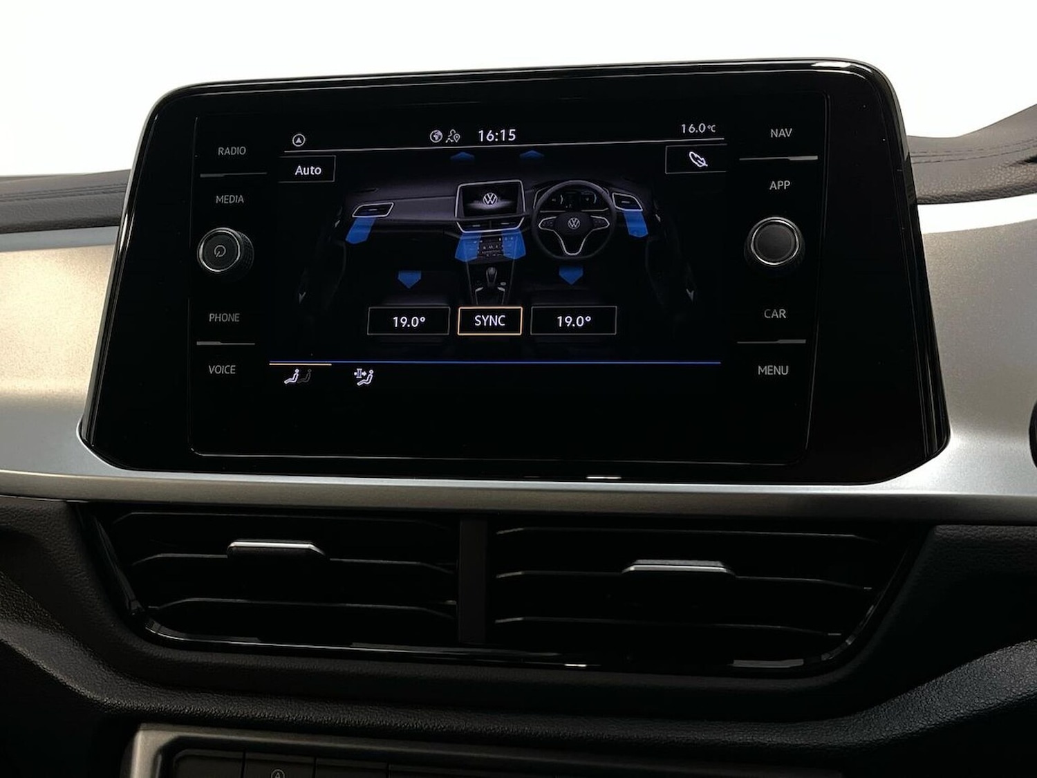 Used Volkswagen T-Roc 2025 for sale - 76770063: Photo 38