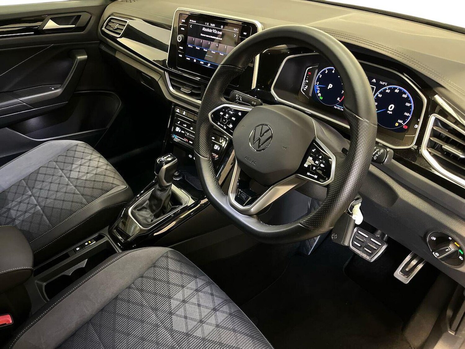 Used Volkswagen T-Roc 2023 for sale - 76566540: Photo 15