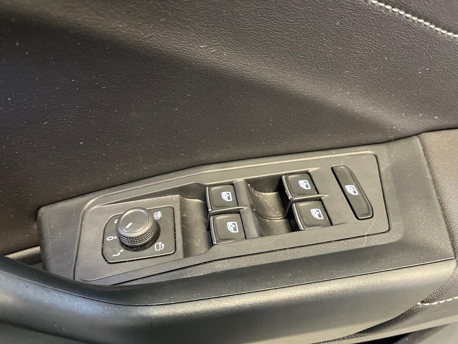 Used Volkswagen T-Roc 2023 for sale - 76566540: Photo 21