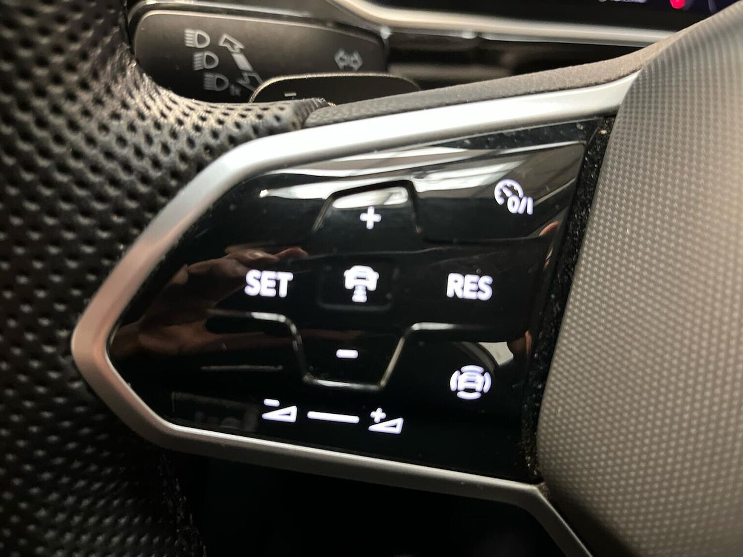 Used Volkswagen T-Roc 2023 for sale - 76566540: Photo 23