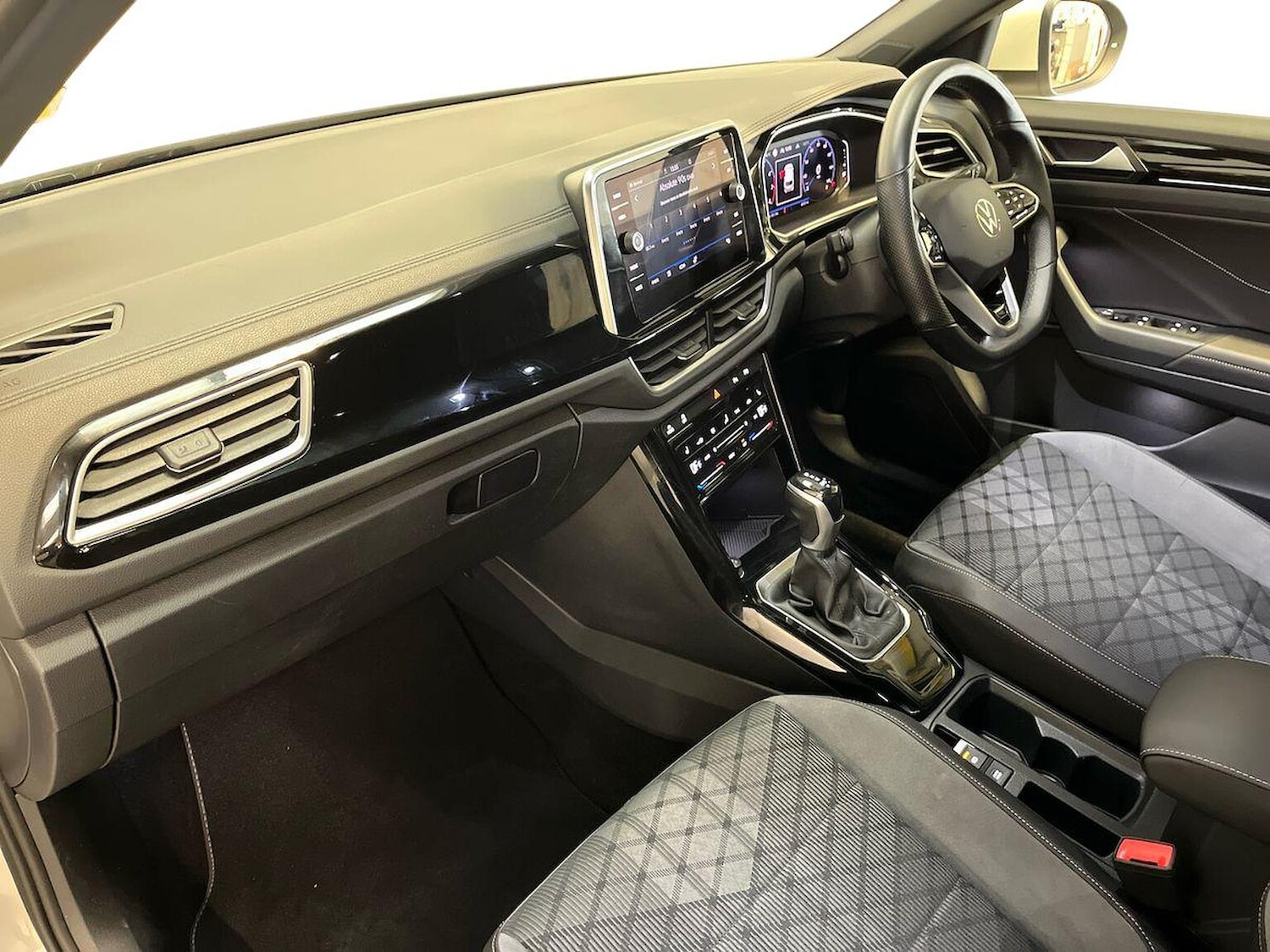 Used Volkswagen T-Roc 2023 for sale - 76566540: Photo 7