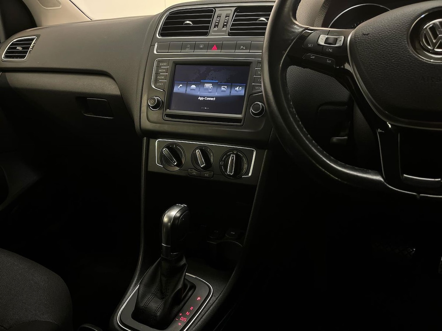 Used Volkswagen Polo 2017 for sale - 76565493: Photo 13