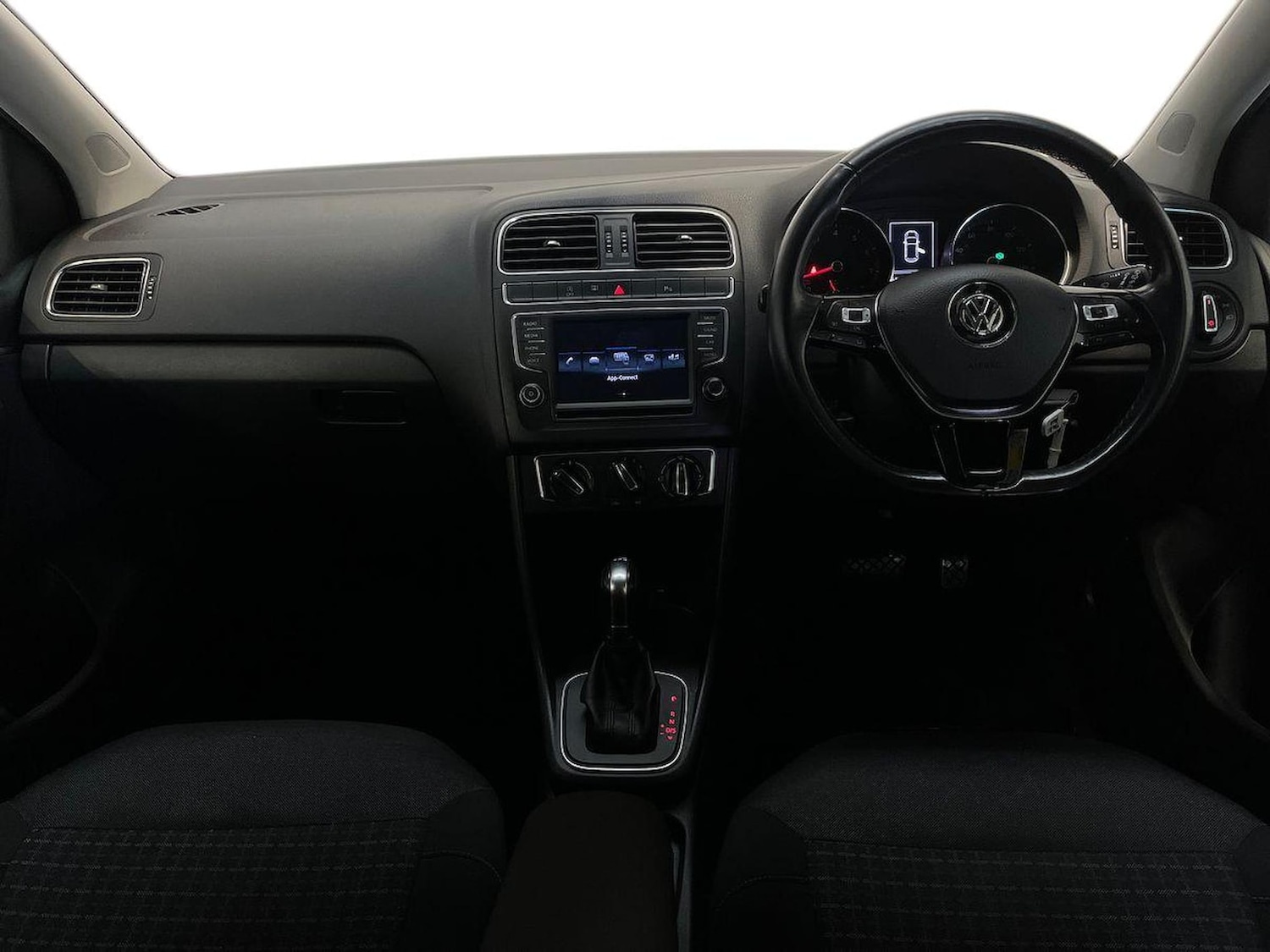 Used Volkswagen Polo 2017 for sale - 76565493: Photo 8