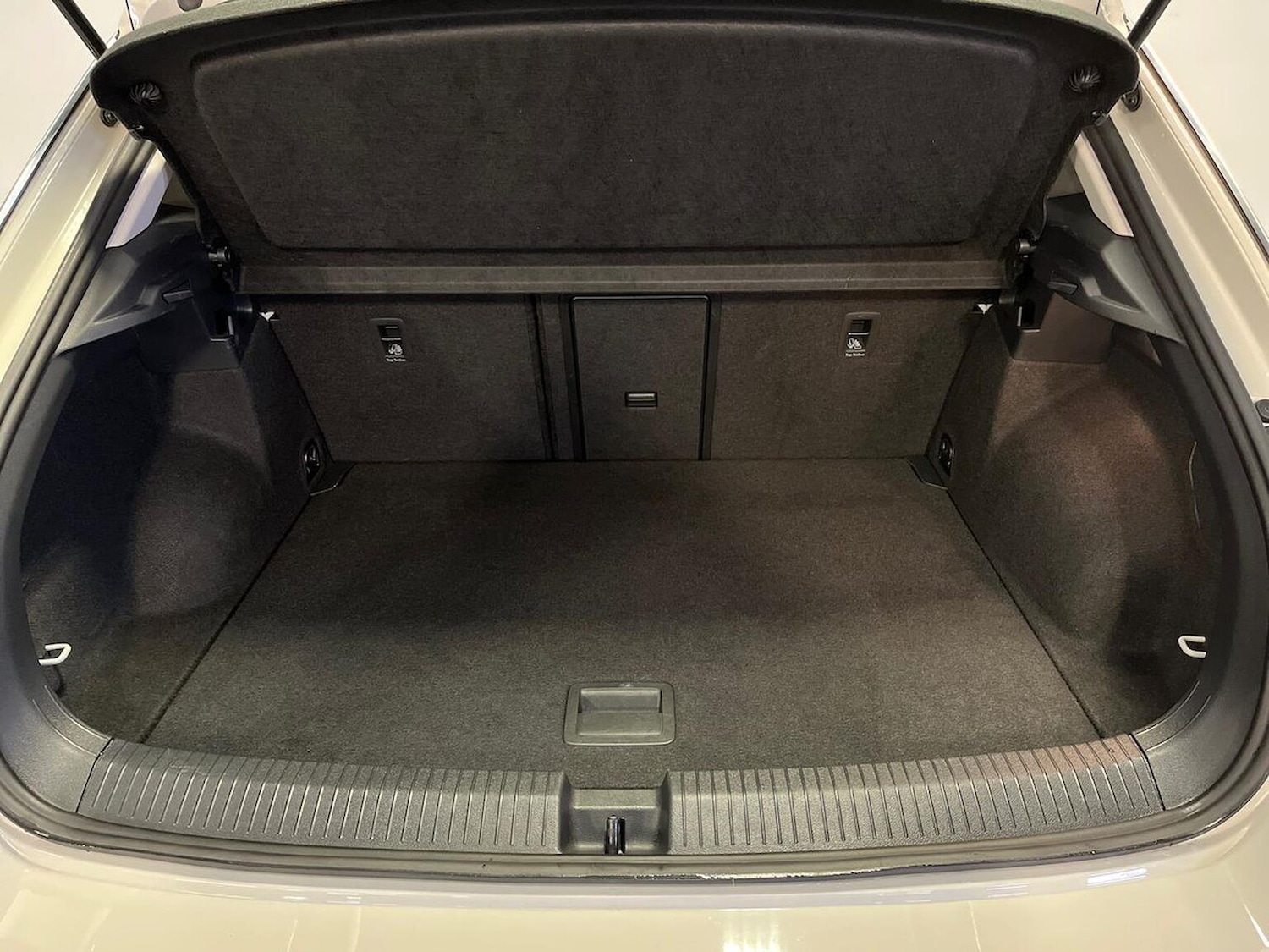 Used Volkswagen T-Roc 2022 for sale - 76532488: Photo 17