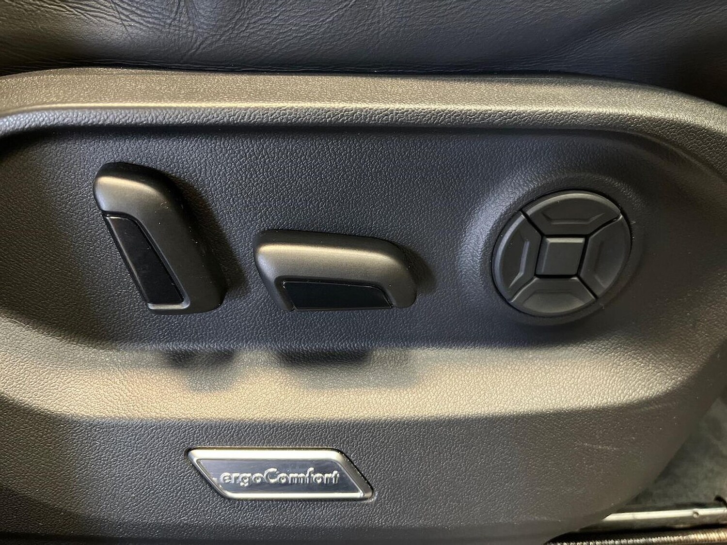 Used Volkswagen Touareg 2021 for sale - 75907681: Photo 30