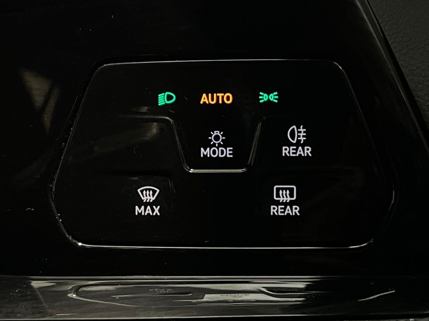 Used Volkswagen Golf 2024 for sale - 77056889: Photo 24