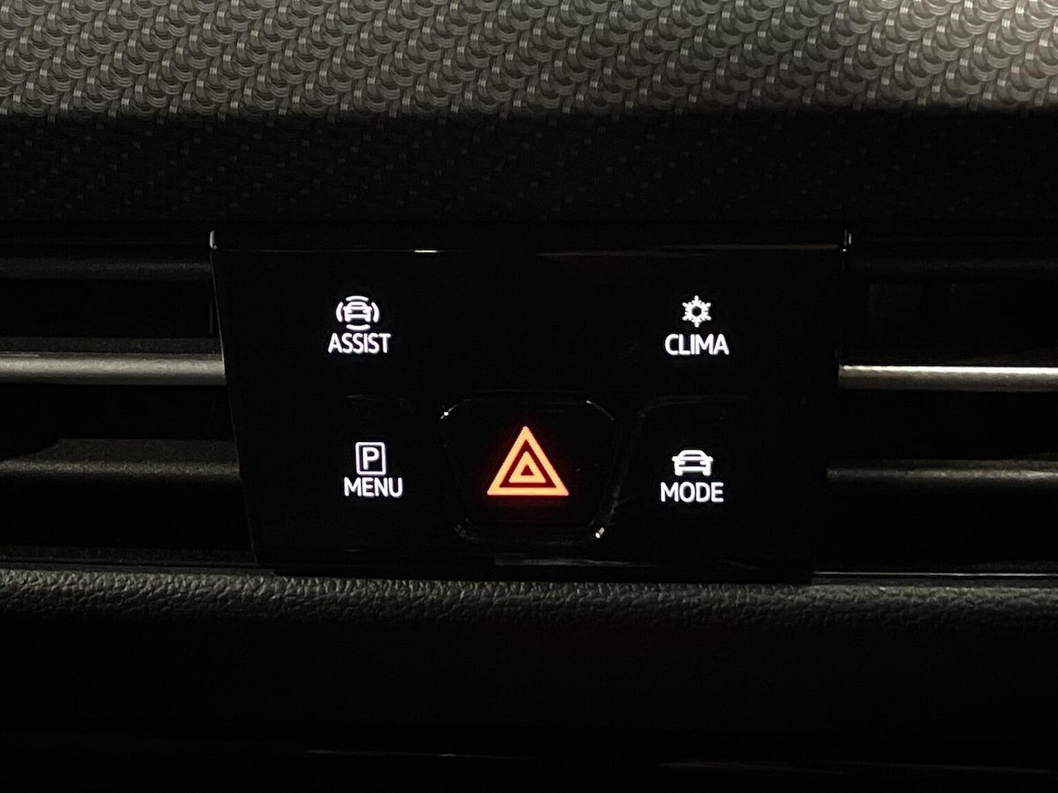 Used Volkswagen Golf 2024 for sale - 77056889: Photo 32