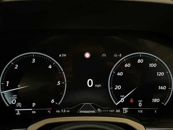 Used Volkswagen Touareg 2025 for sale - 76293030: Photo 10