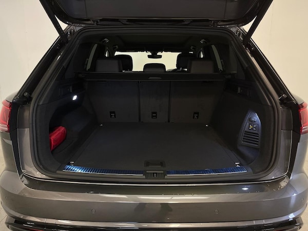 Used Volkswagen Touareg 2025 for sale - 76293030: Photo 17