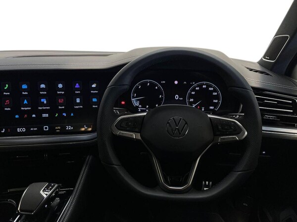 Used Volkswagen Touareg 2025 for sale - 76293030: Photo 9