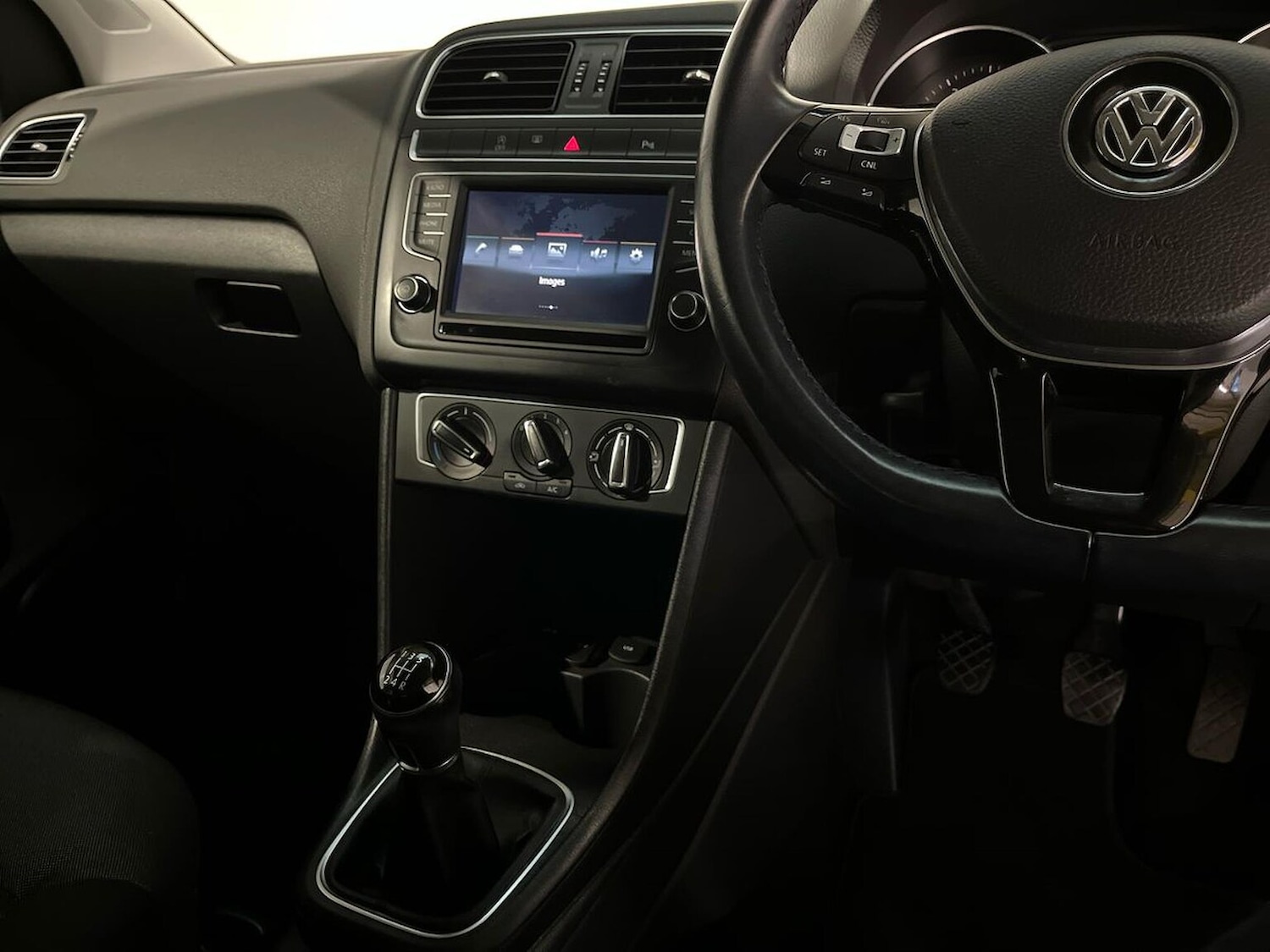 Used Volkswagen Polo 2016 for sale - 76893243: Photo 13