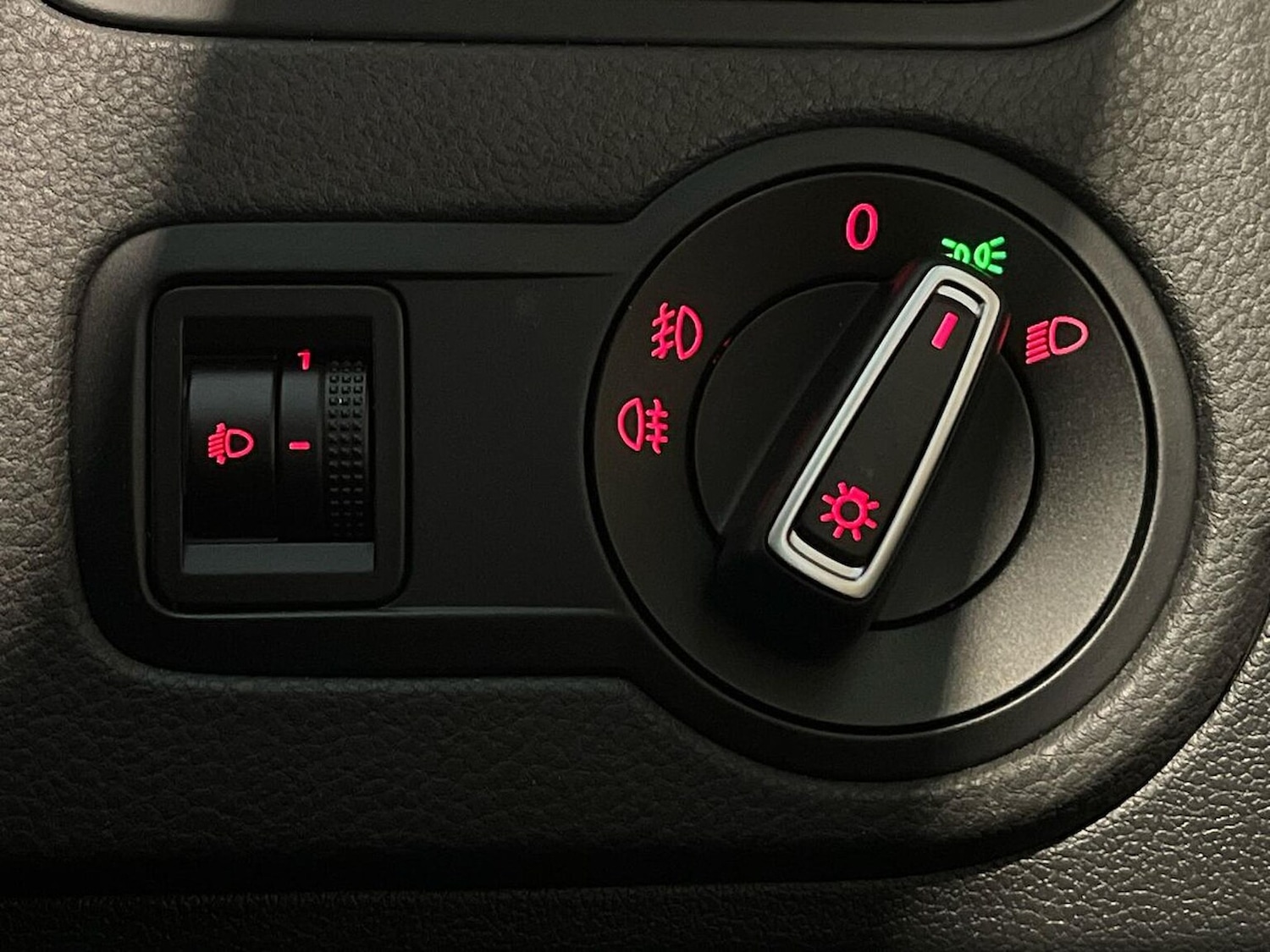 Used Volkswagen Polo 2016 for sale - 76893243: Photo 30