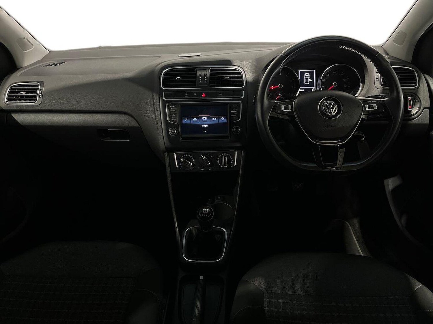 Used Volkswagen Polo 2016 for sale - 76893243: Photo 8