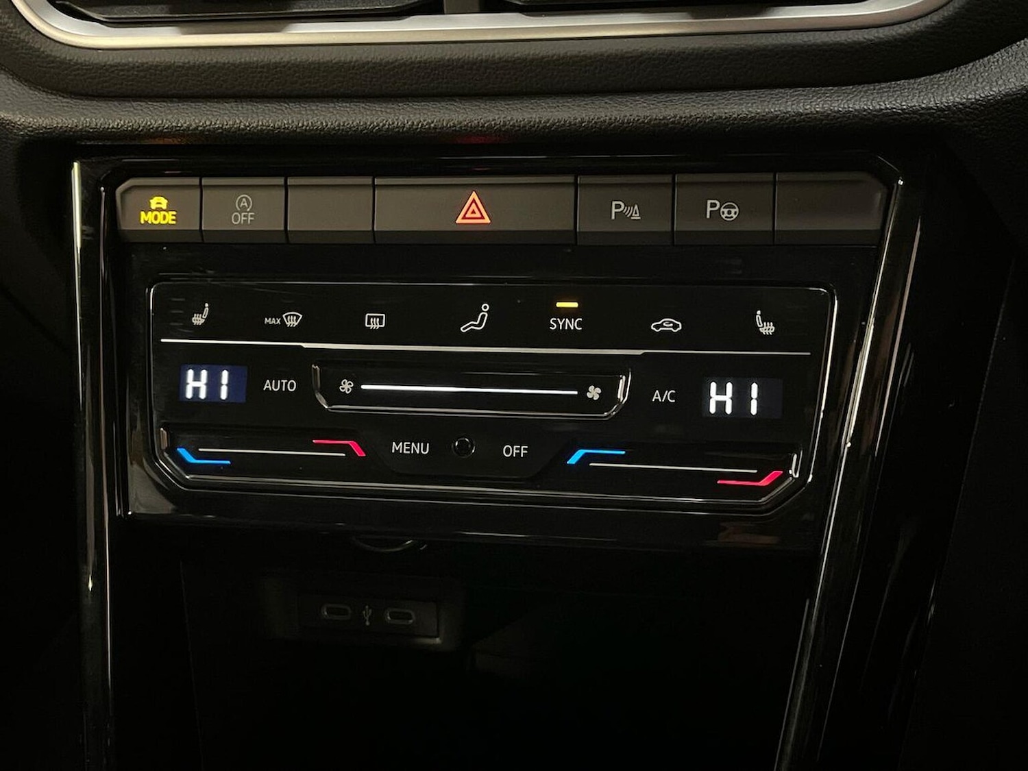 Used Volkswagen T-Roc 2025 for sale - 76382630: Photo 12