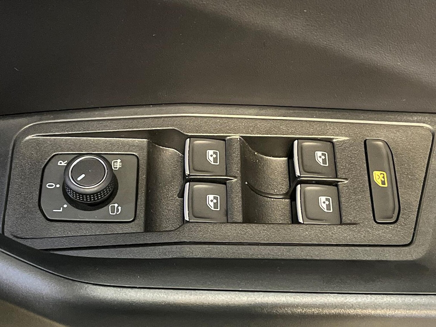 Used Volkswagen T-Roc 2025 for sale - 76382630: Photo 21