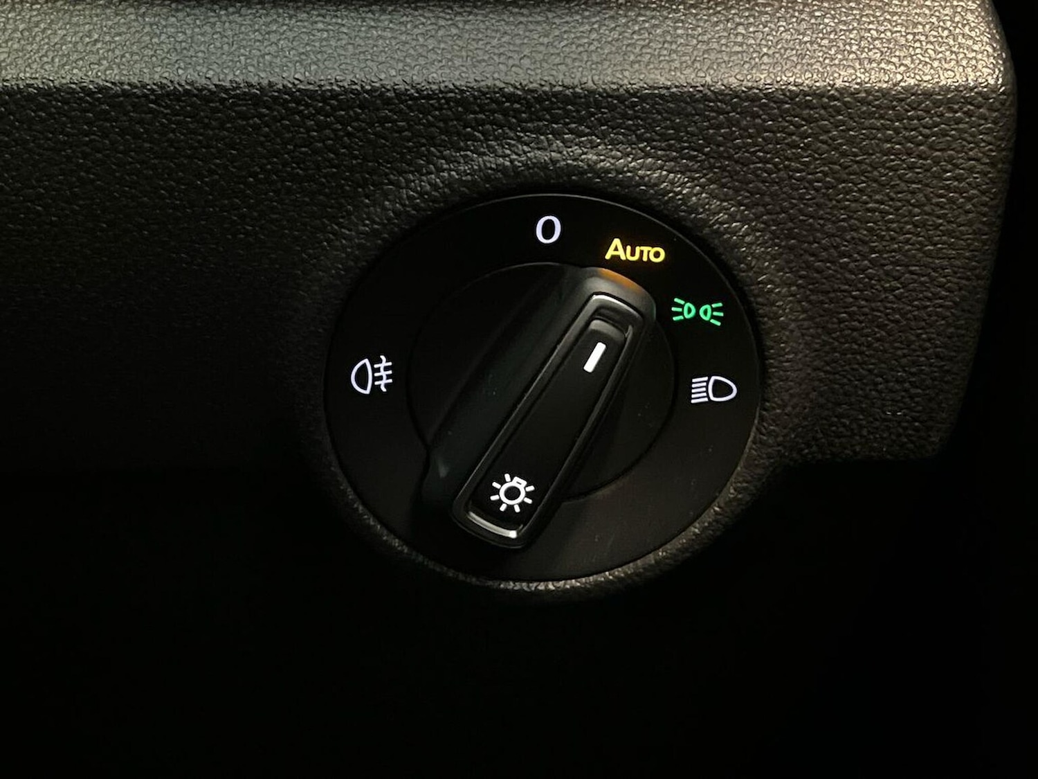 Used Volkswagen T-Roc 2025 for sale - 76382630: Photo 22