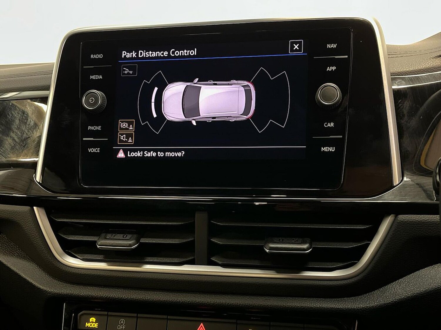 Used Volkswagen T-Roc 2025 for sale - 76382630: Photo 25