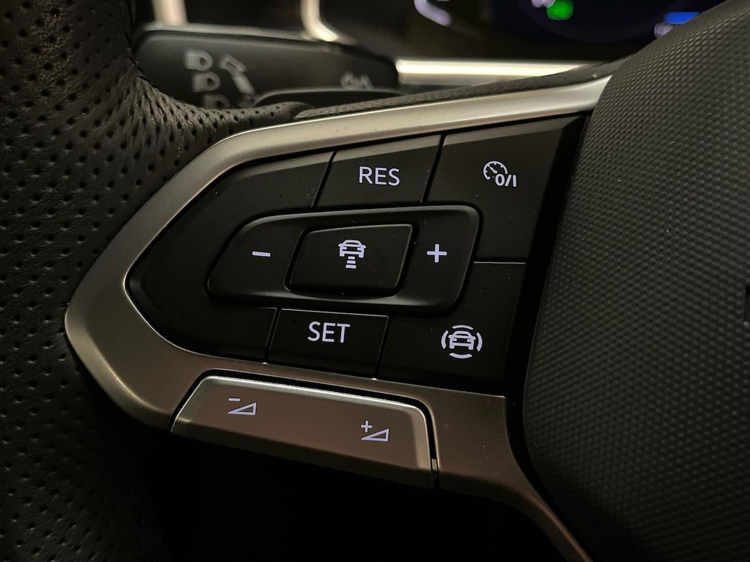 Used Volkswagen T-Roc 2025 for sale - 76382630: Photo 27