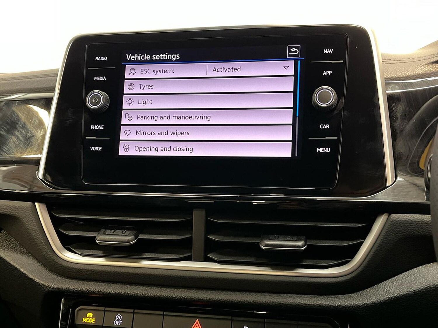 Used Volkswagen T-Roc 2025 for sale - 76382630: Photo 38