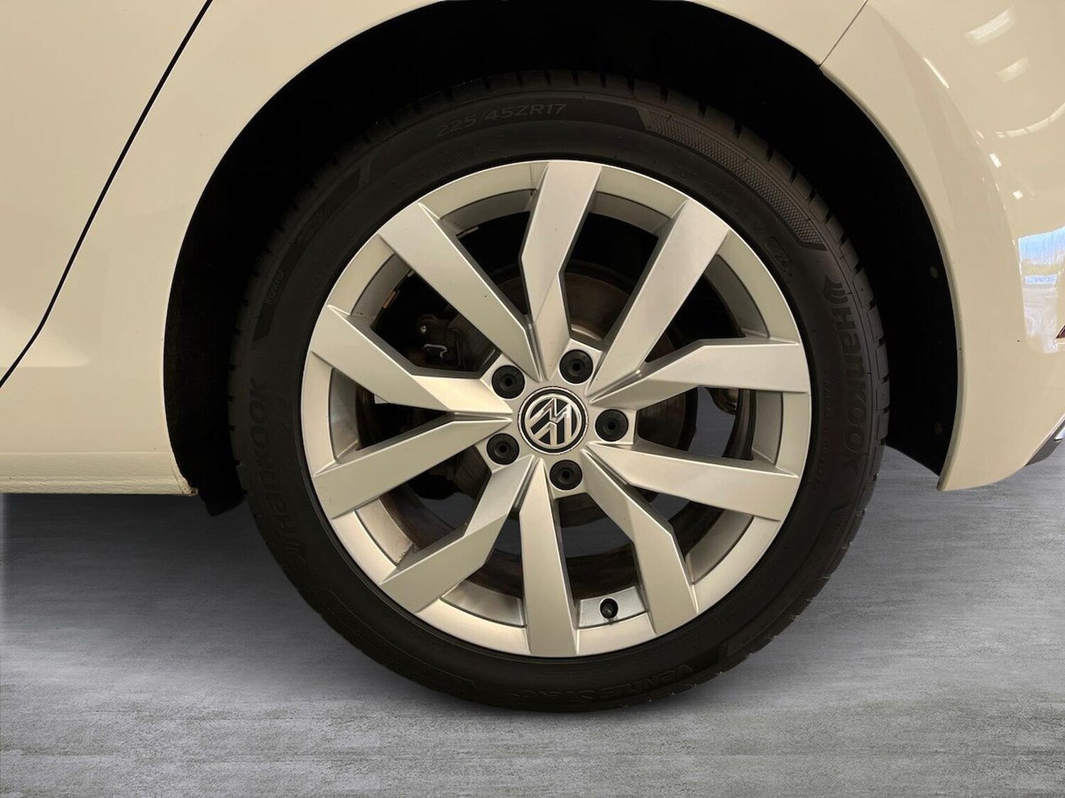 Used Volkswagen Golf 2018 for sale - 76555441: Photo 6