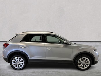 Used Volkswagen T-Roc 2025 for sale - 75956403: Photo