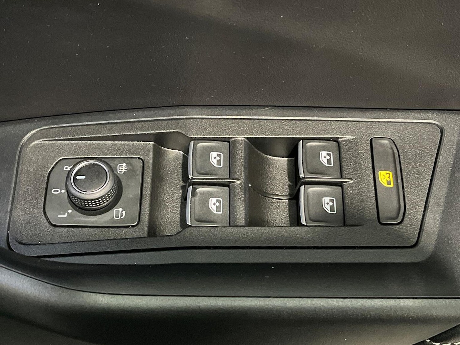 Used Volkswagen T-Roc 2025 for sale - 77056883: Photo 23