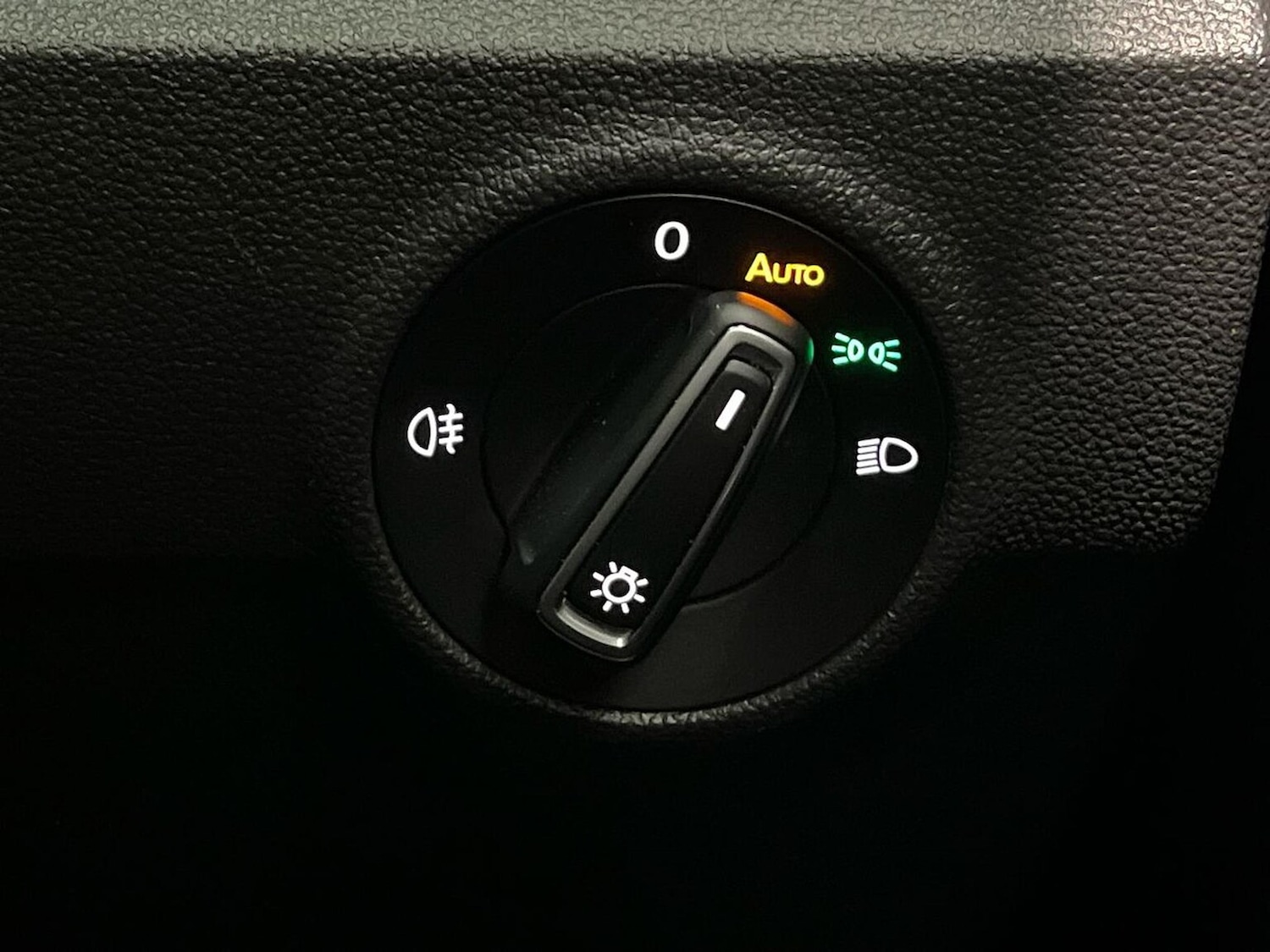 Used Volkswagen T-Roc 2025 for sale - 77056883: Photo 24