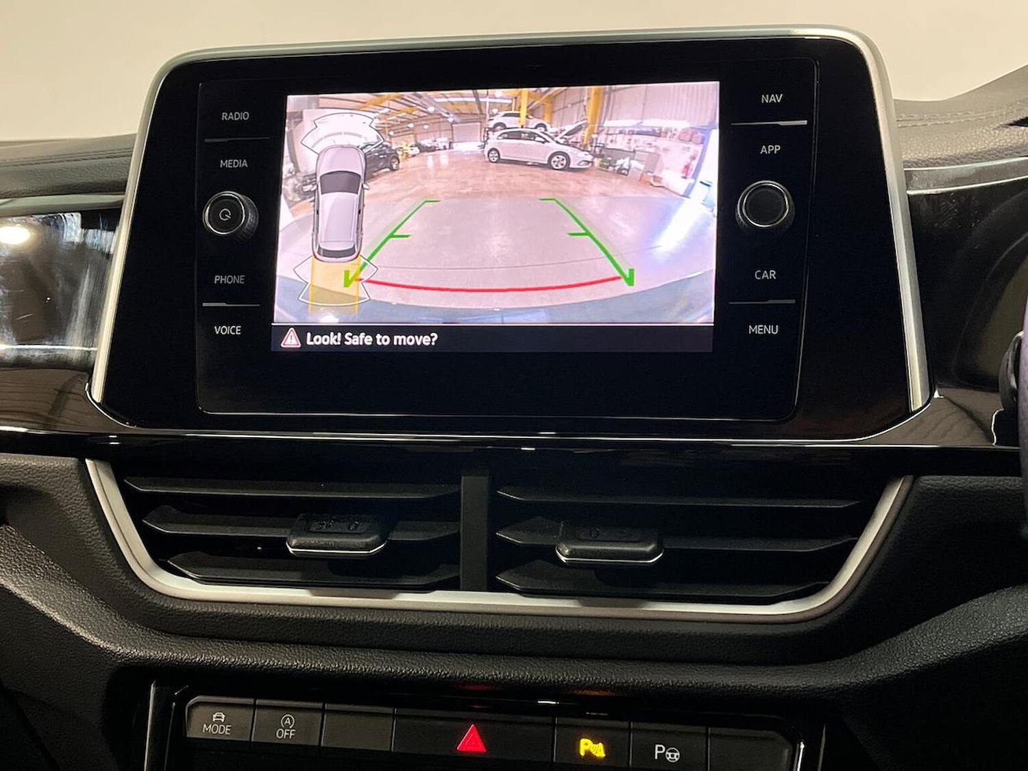 Used Volkswagen T-Roc 2025 for sale - 77056883: Photo 25