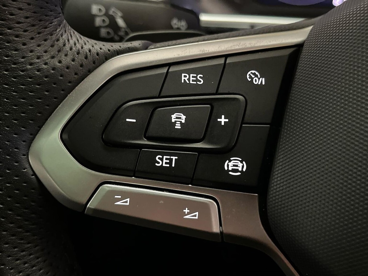 Used Volkswagen T-Roc 2025 for sale - 77056883: Photo 29